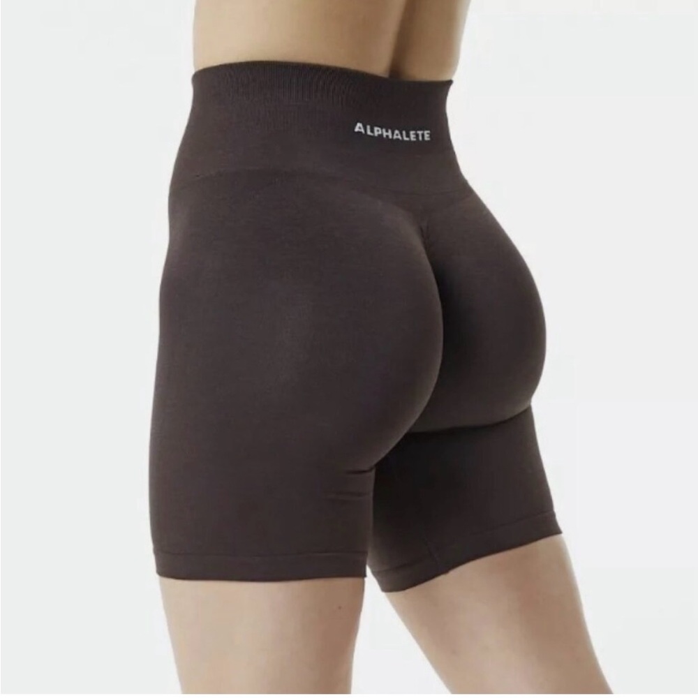 ALPHALETE Amplify Biker Shorts Seamless Scrunch Chocolate Brown Size Small